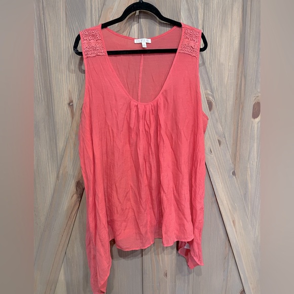 Ladies top - Picture 1 of 1